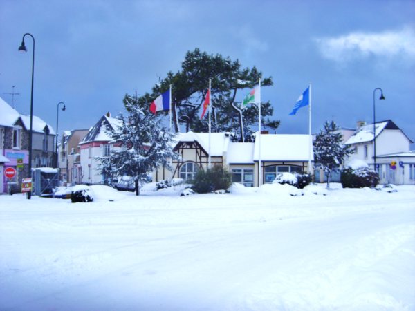 Raphaëlle, Agon-Coutainville sous la neige 0110